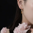 pearl earrings p53