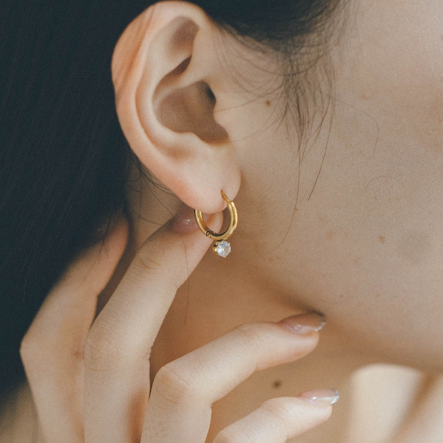 Zirconia hoop earrings p28