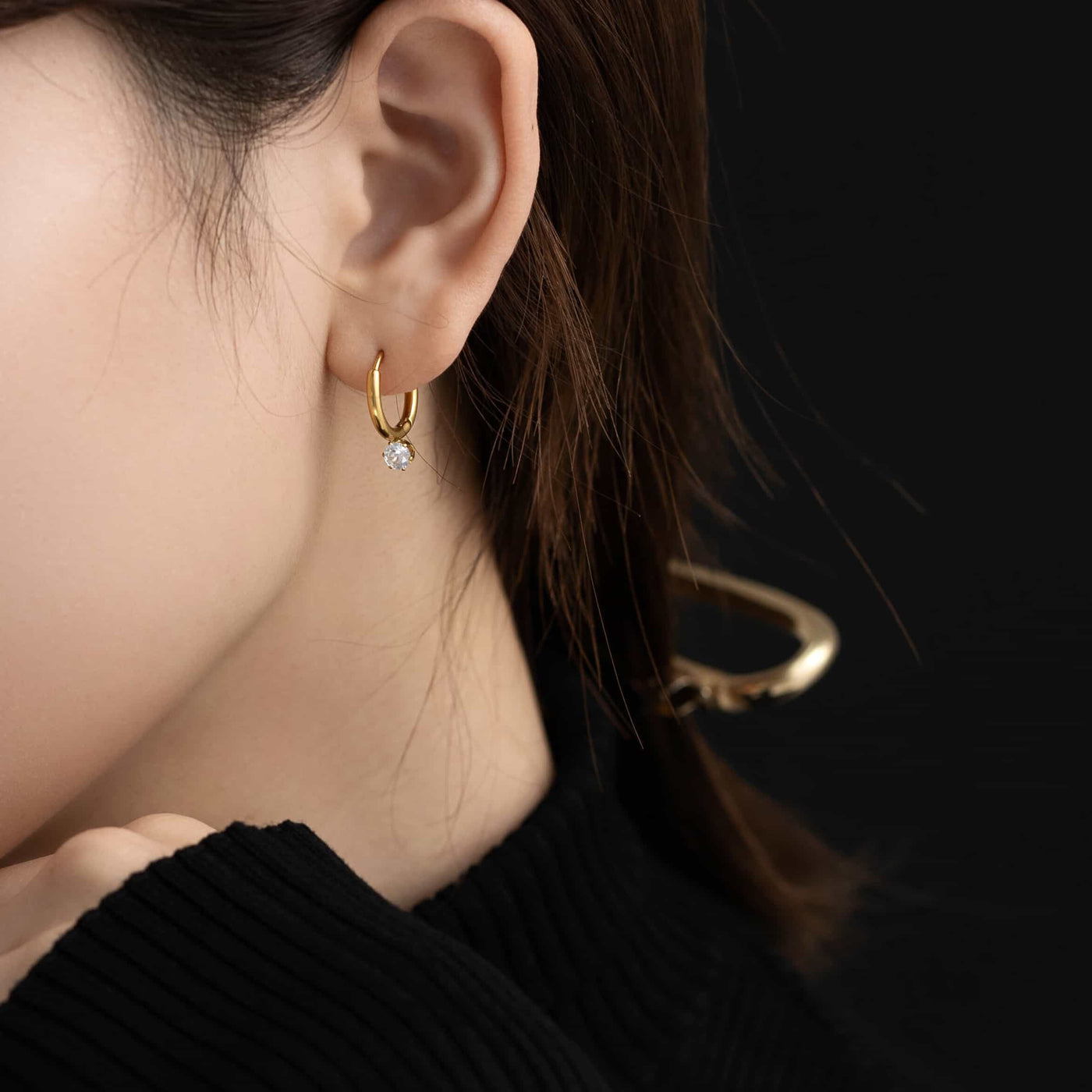 Zirconia hoop earrings p28