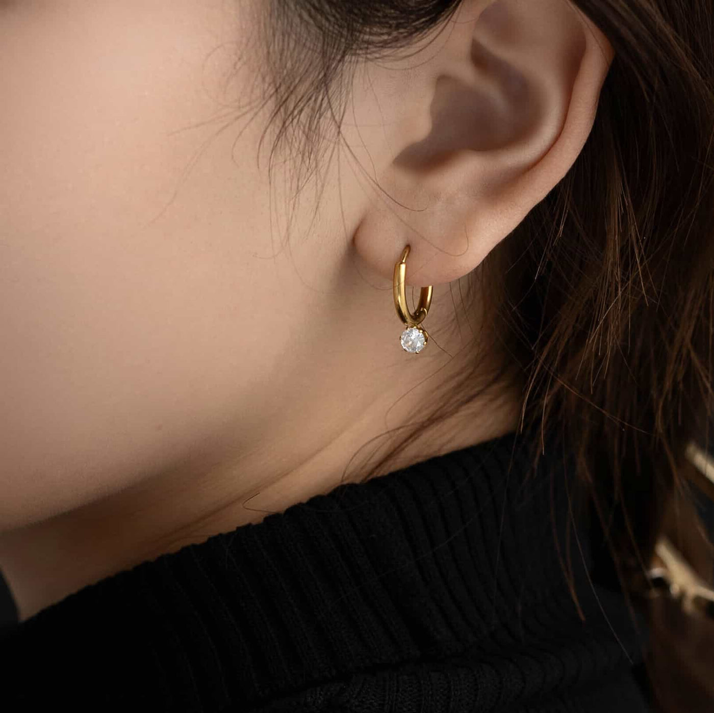Zirconia hoop earrings p28