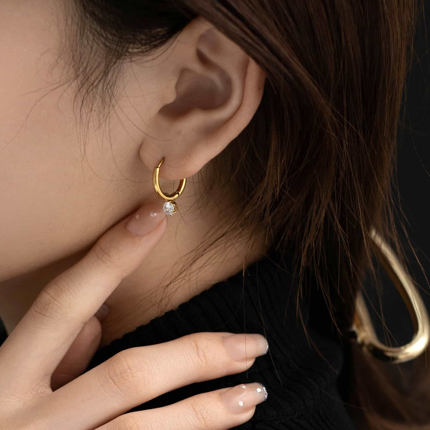 Zirconia hoop earrings p28