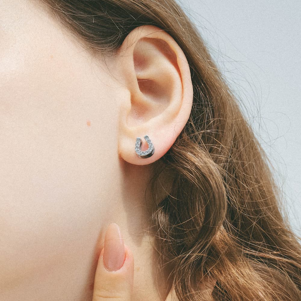 ホースシュー ピアス p168