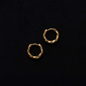 twisted hoop earrings p81