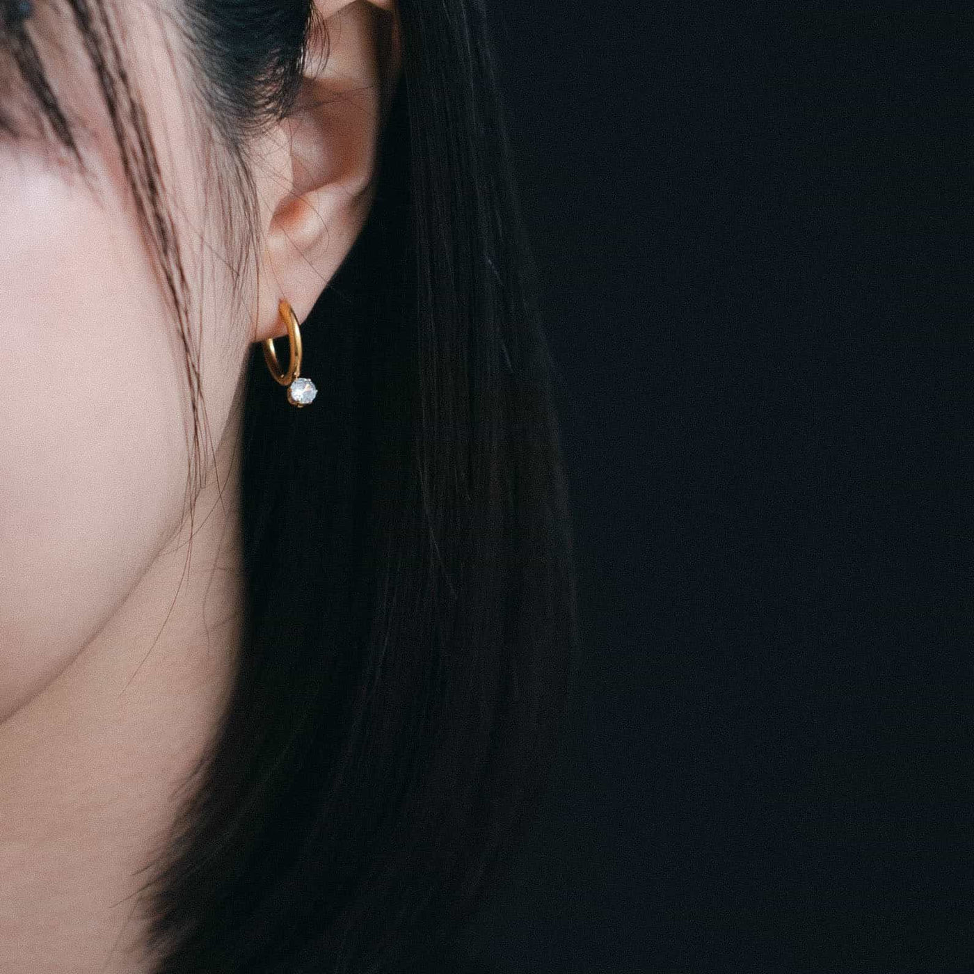 Zirconia hoop earrings p28