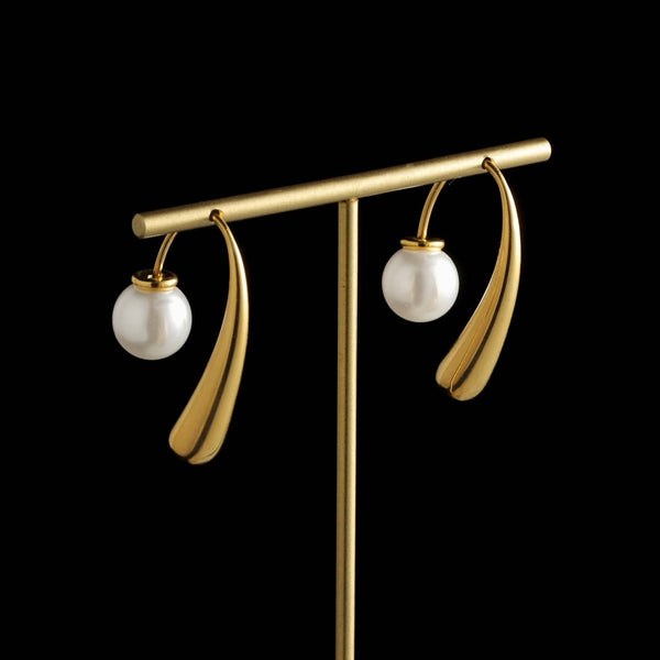 pearl earrings p53