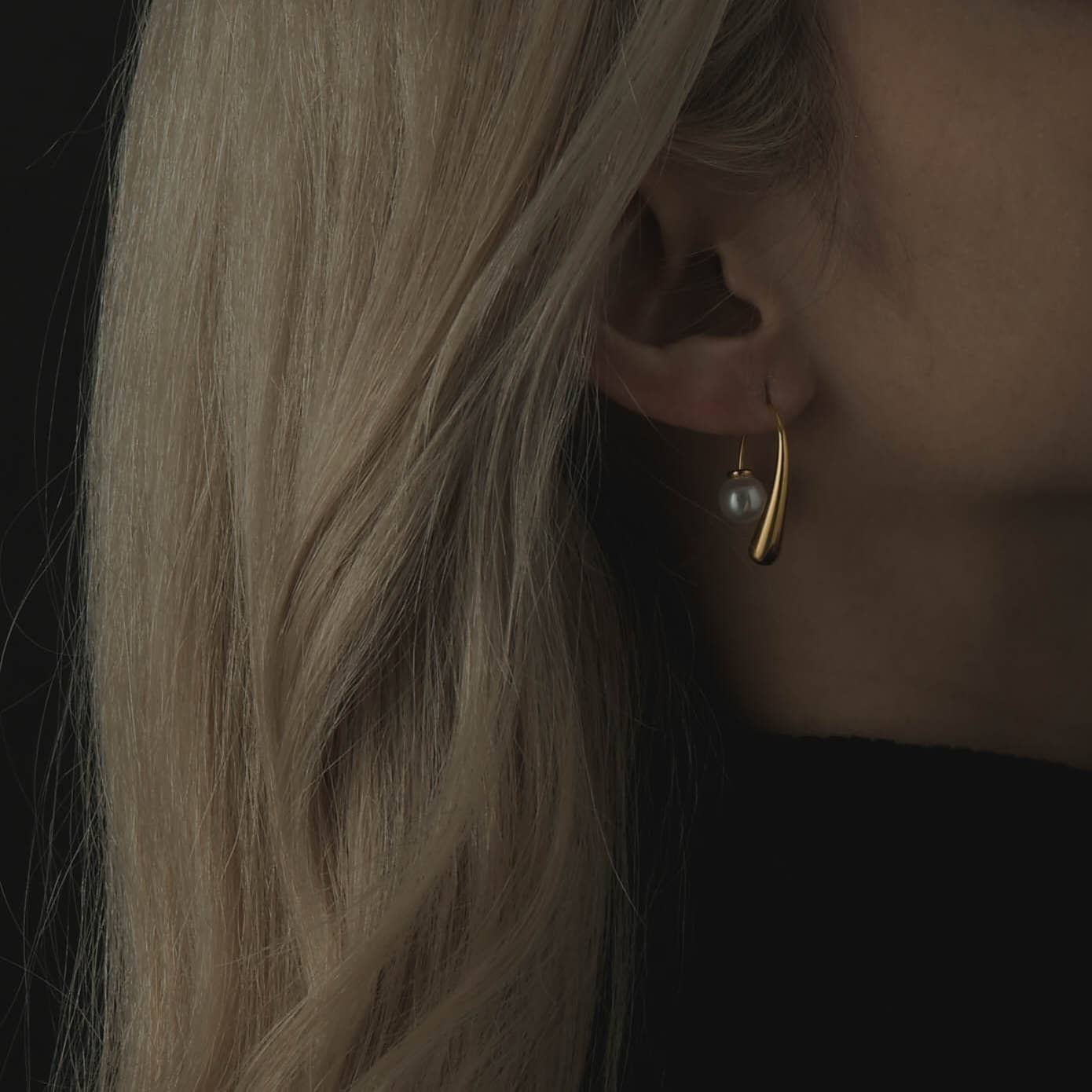 pearl earrings p53