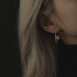pearl earrings p53