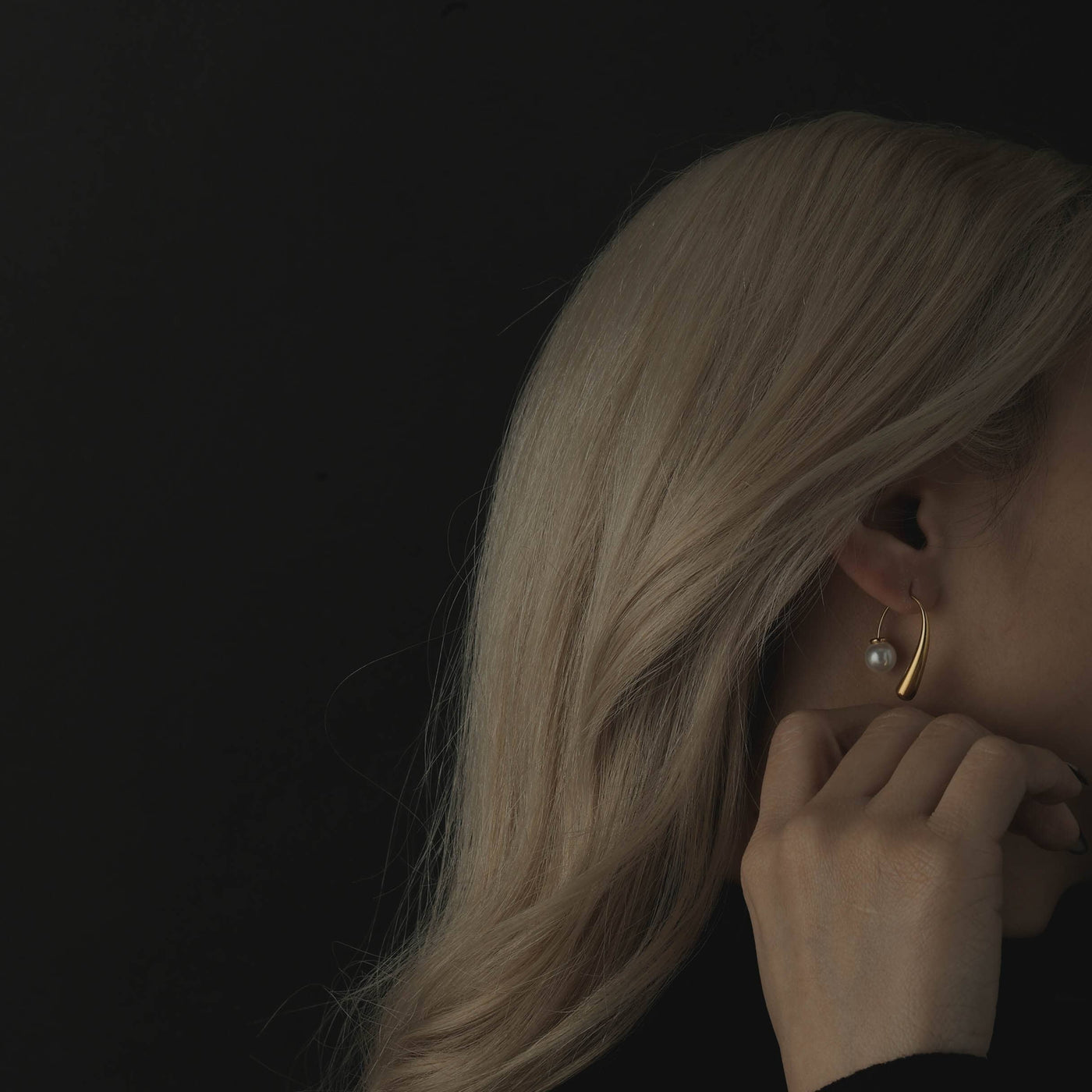 pearl earrings p53