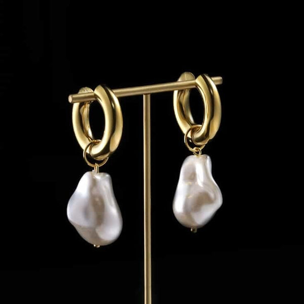 pearl earrings p35