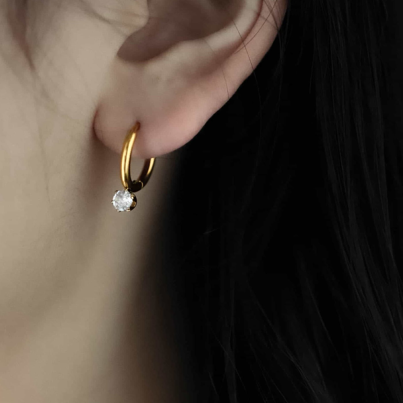 Zirconia hoop earrings p28