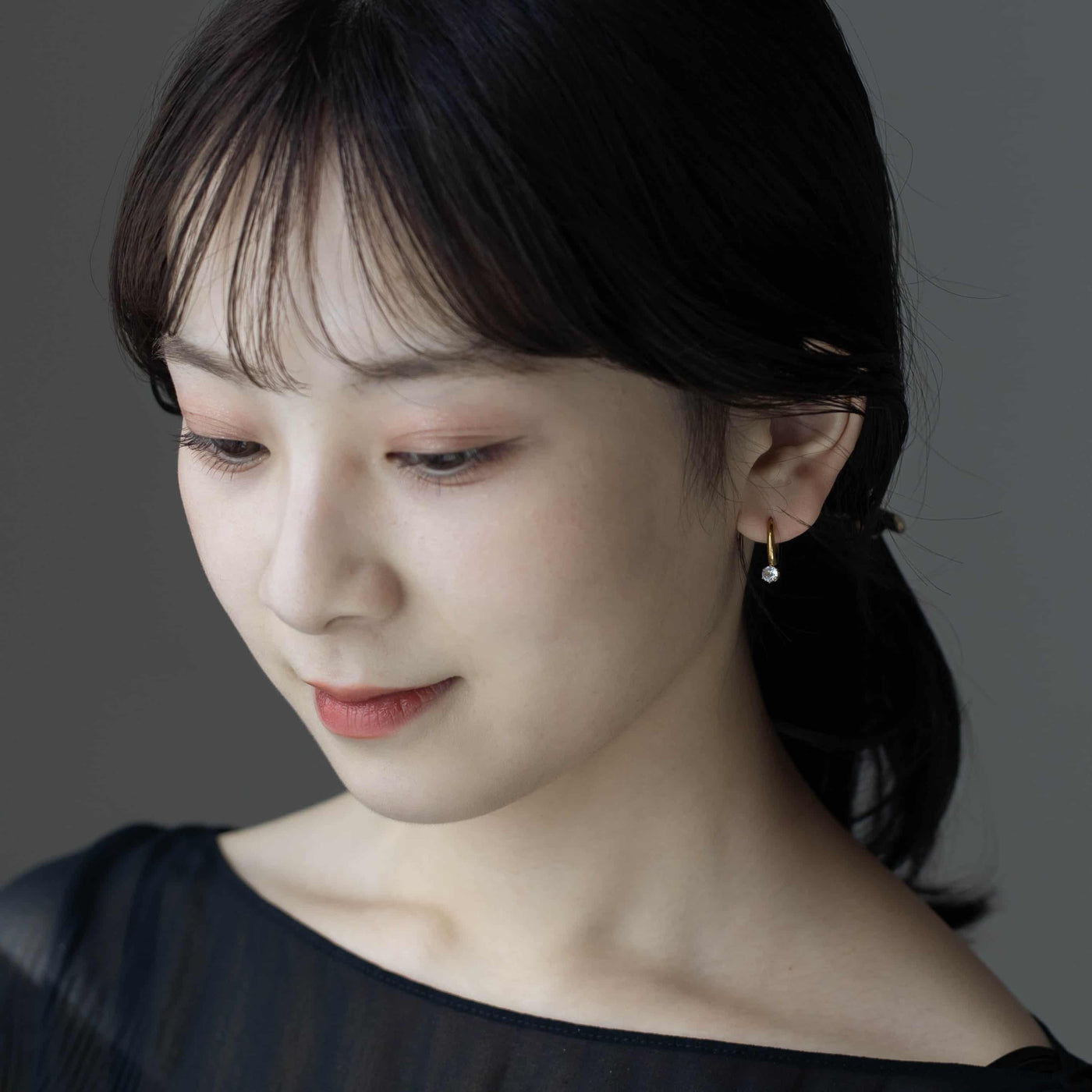Zirconia hoop earrings p28